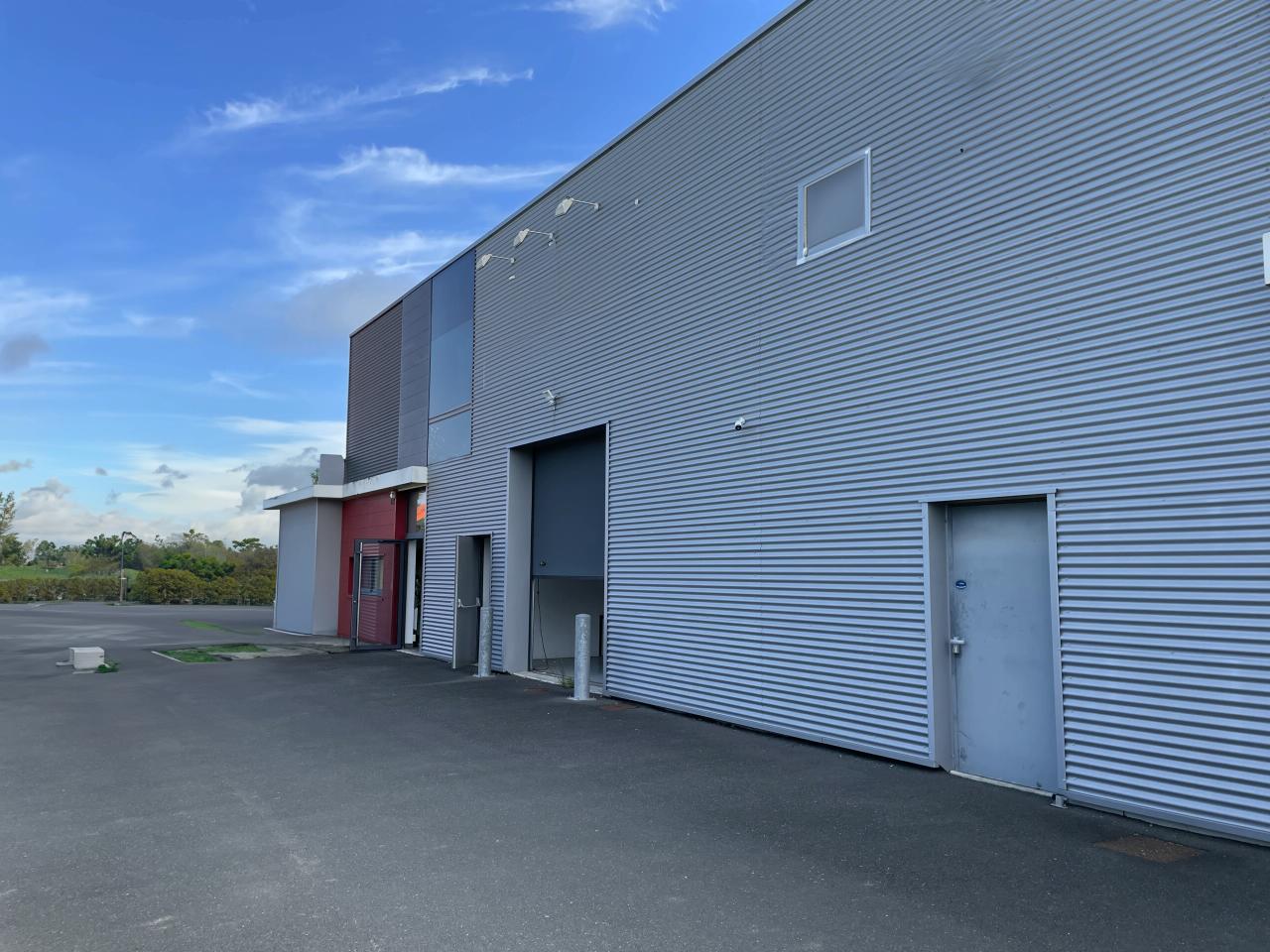 Local d'activité Couëron 356m² Location local d'activité Couëron Loire-Atlantique OLACT2534247 1